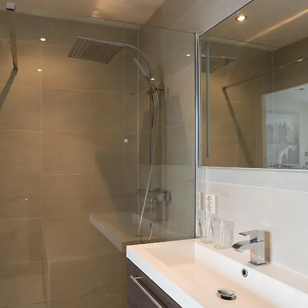 Comfy Studio In Trendy Area Homestay
