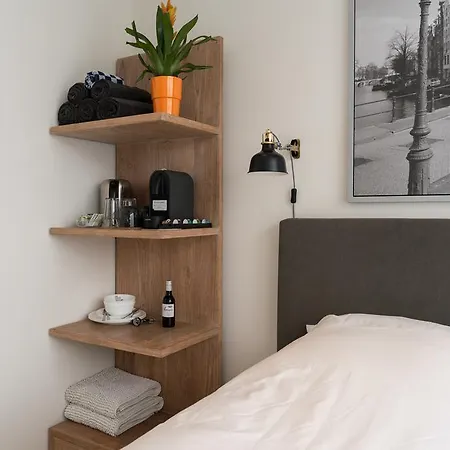 Comfy Studio In Trendy Area *