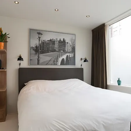 Comfy Studio In Trendy Area