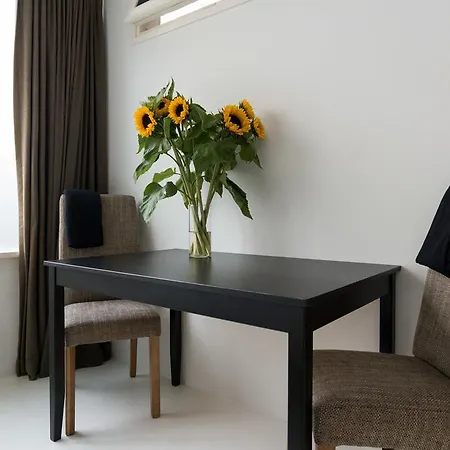 Comfy Studio In Trendy Area